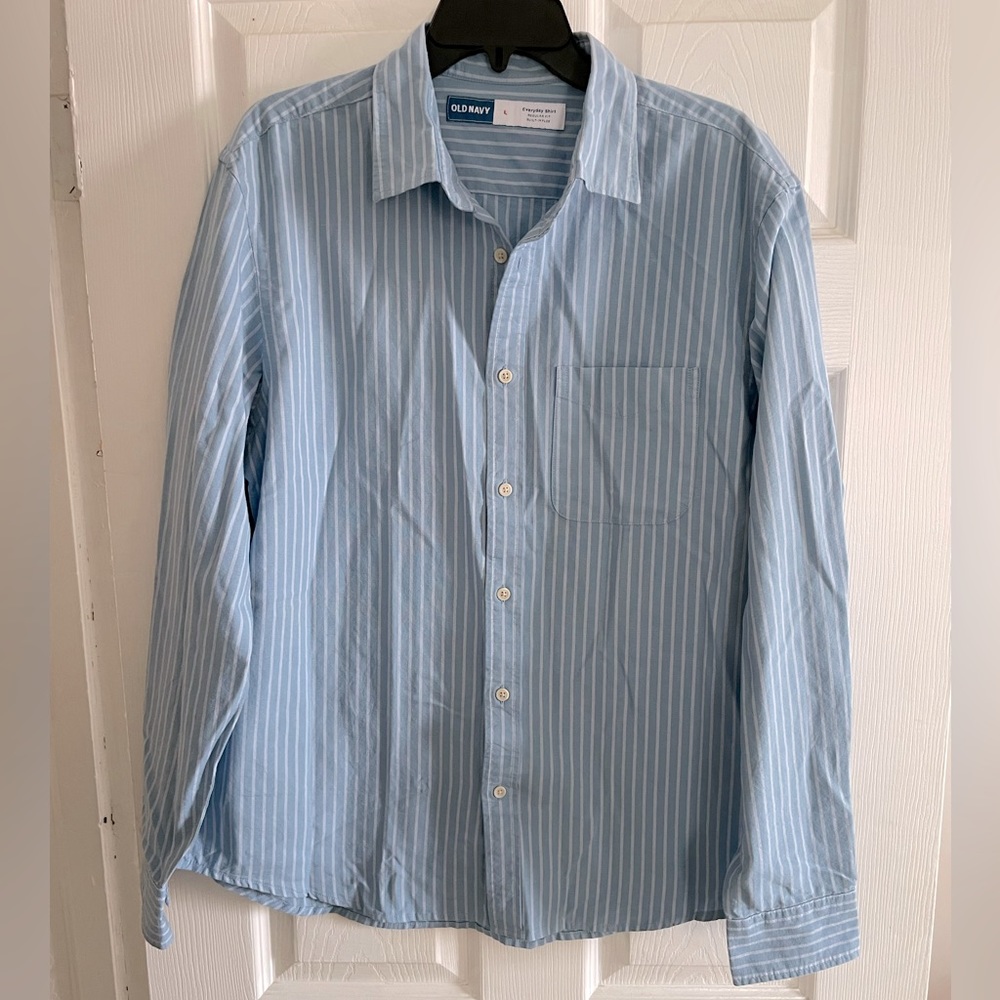 Old navy men’s blue and white striped button up long sleeve shirt size L, NWT